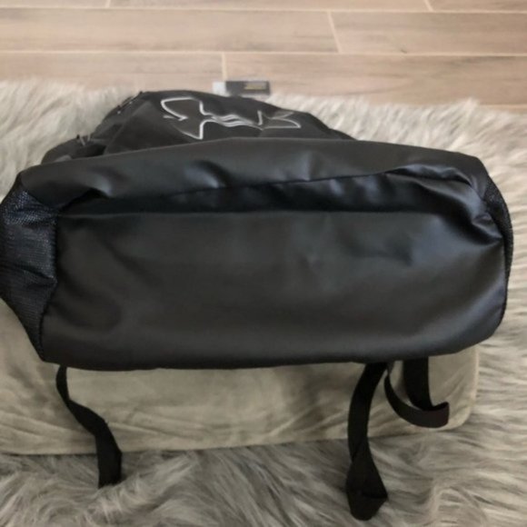 Under Armour Boy’s Storm Backpack -NWT - Picture 6 of 7